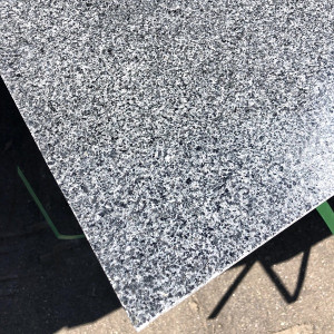 Гранитная плитка для мощения (Paving granite tile) G654 600x600x18мм P
