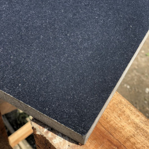 Гранитная плитка для мощения (Paving granite tile) Absolute Black 600x600x18мм P