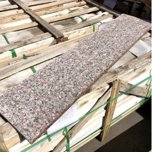 Гранитная плитка для мощения (Paving granite tile) G562 1500x350x20мм P