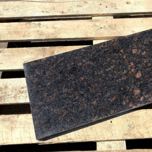 Гранитная плитка для мощения (Paving granite tile) Tan Brown 600x300x18мм P